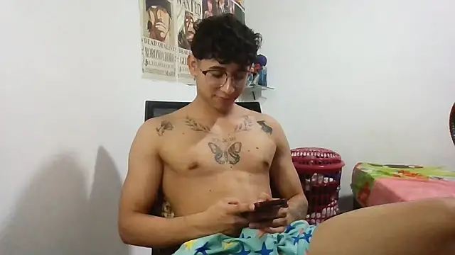 Snapshot of Dillom420 chatting on January 15, 2025, 8:30 am Dillom420 online show from January 15, 2025, 8:30 am