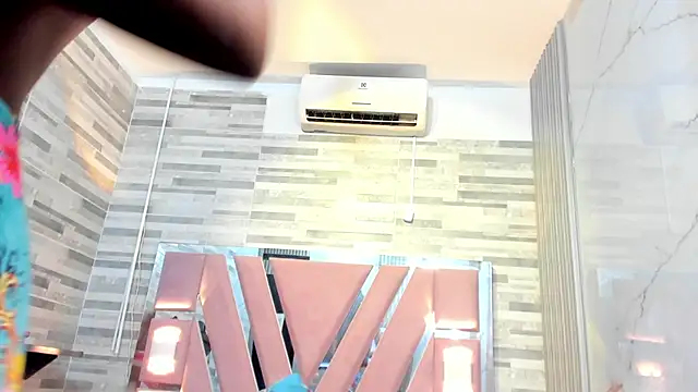 ebony march online show from November 29, 2025, 6:33 pm