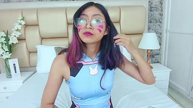 Yommi Winx online show from December 23, 2024, 7:52 pm