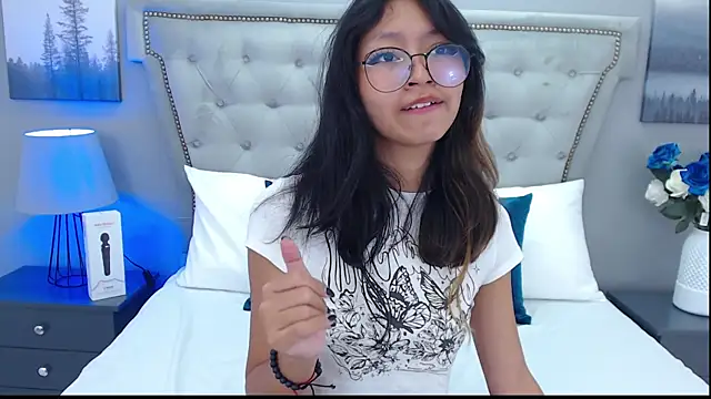 Yommi Winx online show from March 11, 2025, 1:59 am