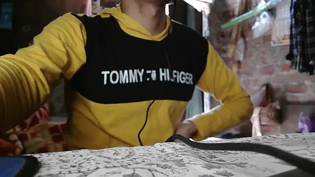 Dreamdaze2025 online show from April 9, 2026, 5:07 am