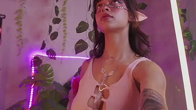 Kitty arts online show from December 5, 2024, 8:00 pm