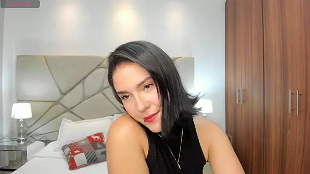 Snapshot of kendaall_jenner_ chatting on December 31, 2024, 4:49 am kendaall jenner  online show from December 31, 2024, 4:49 am