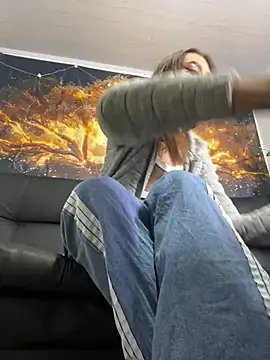 Nikol Rang   online show from February 24, 2025, 4:05 am