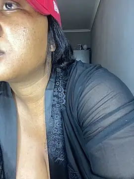 MayaPassion online show from November 6, 2025, 6:42 pm