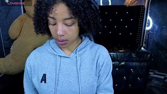 Violeth b online show from March 23, 2026, 1:04 pm