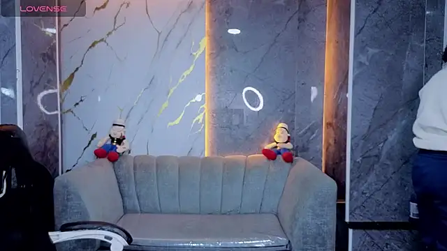 Violeth b online show from April 16, 2026, 1:01 pm