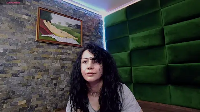 SelenSummer online show from April 14, 2026, 3:56 am