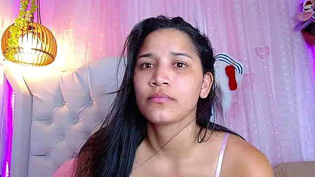 Snapshot of Alison_Wiley chatting on July 10, 2026, 4:06 am Alison Wiley online show from July 10, 2026, 4:06 am