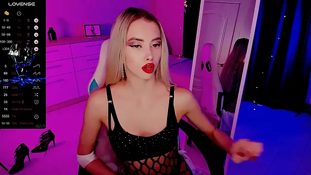 Snapshot of Emilia_Klar chatting on November 8, 2025, 8:03 am Emilia Klar online show from November 8, 2025, 8:03 am