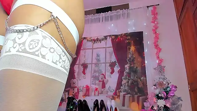 Snapshot of Alaia_Love77 chatting on December 24, 2024, 2:32 am Alaia Love77 online show from December 24, 2024, 2:32 am
