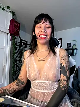 EemaHaruki online show from October 18, 2025, 9:15 pm