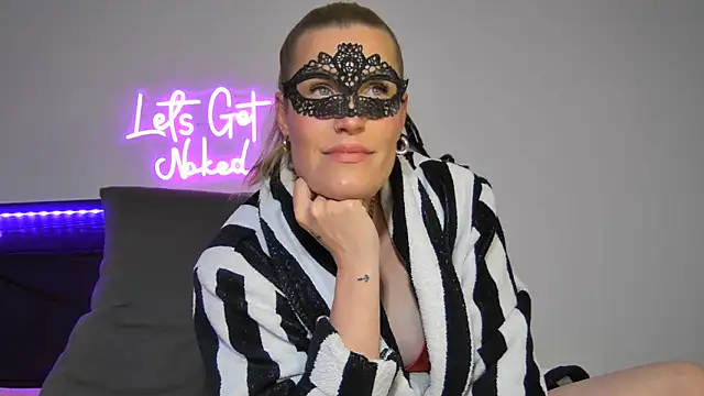 Sissy-Bee online show from May 28, 2026, 6:16 pm
