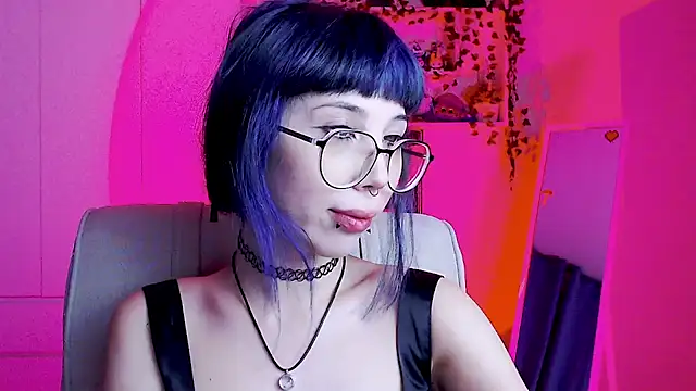 Snapshot of MoriHorri chatting on December 5, 2024, 2:09 am MoriHorri online show from December 5, 2024, 2:09 am