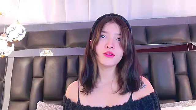 AlliciaKim online show from February 18, 2025, 7:09 pm