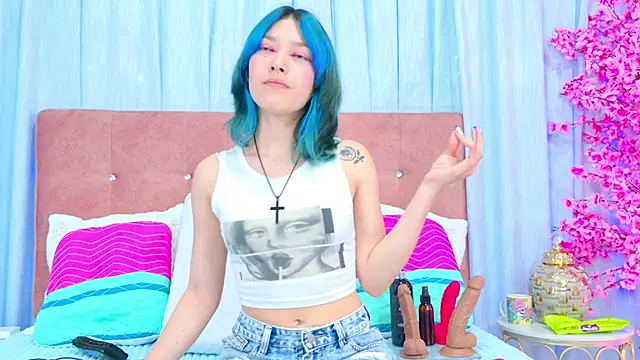 AlliciaKim online show from November 6, 2025, 7:15 pm