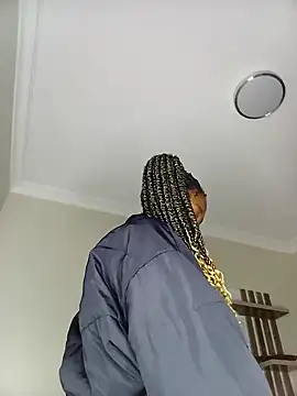 Snapshot of 02Boitybaby chatting on December 5, 2024, 8:44 pm 02Boitybaby online show from December 5, 2024, 8:44 pm