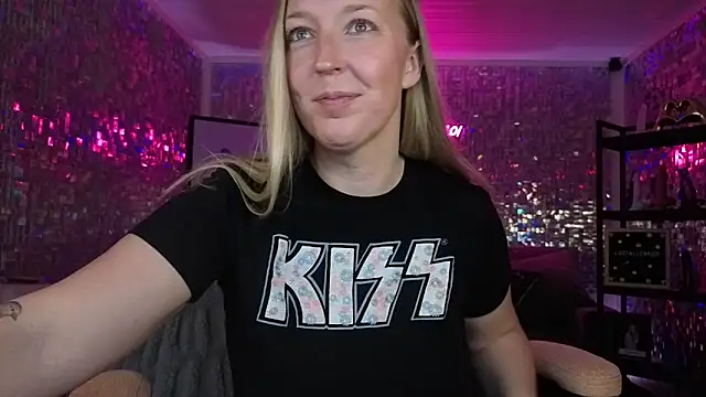 lucyallen4201 online show from January 13, 2026, 12:10 pm