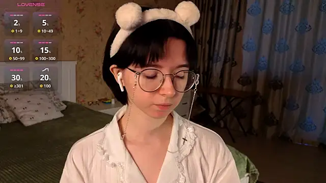 Nora Failure online show from October 25, 2025, 8:55 am