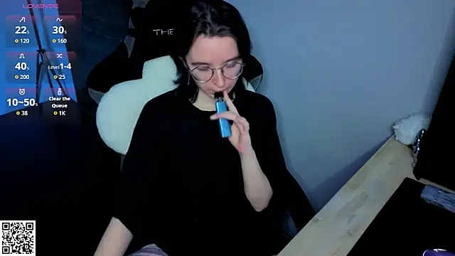 Nora Failure online show from June 18, 2026, 10:47 pm