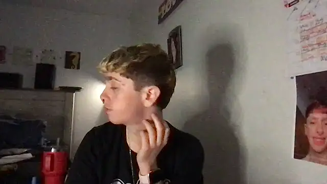 twentywithafelonyy online show from March 2, 2025, 11:50 am