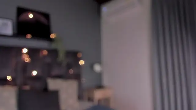 ParisFox  online show from February 12, 2026, 7:42 pm