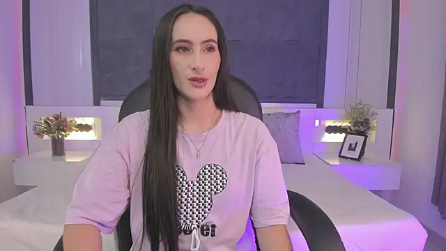 SaraGomez1 online show from March 6, 2026, 1:07 pm