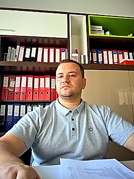 Snapshot of KarlosCarutox chatting on September 18, 2025, 1:35 pm KarlosCarutox online show from September 18, 2025, 1:35 pm