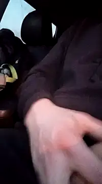 Snapshot of QcMisterv13 chatting on February 21, 2025, 10:37 pm QcMisterv13 online show from February 21, 2025, 10:37 pm