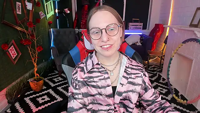 AphexQueen online show from February 26, 2025, 4:14 pm