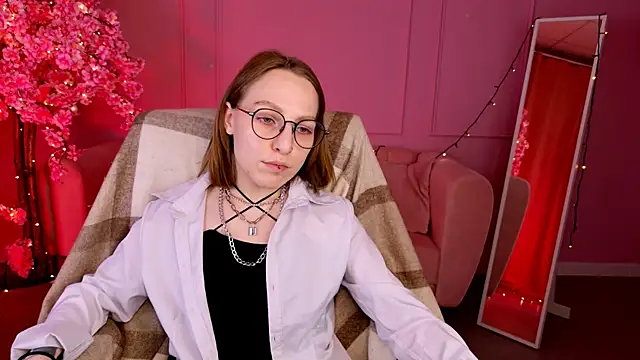 AphexQueen online show from March 10, 2025, 3:20 pm