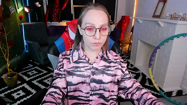 AphexQueen online show from March 11, 2025, 12:17 pm