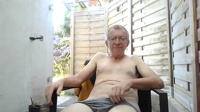 naturiste974 online show from February 1, 2026, 3:16 am