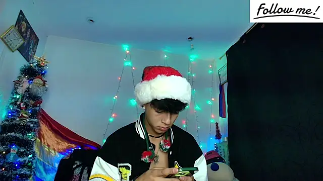 Snapshot of twink_sebas_ chatting on December 24, 2024, 10:44 am twink sebas  online show from December 24, 2024, 10:44 am