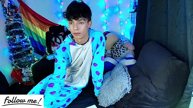 Snapshot of twink_sebas_ chatting on December 29, 2024, 10:03 pm twink sebas  online show from December 29, 2024, 10:03 pm