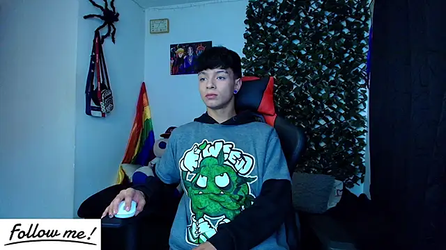 Snapshot of twink_sebas_ chatting on January 17, 2025, 5:41 pm twink sebas  online show from January 17, 2025, 5:41 pm