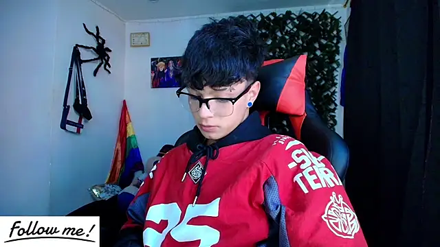 Snapshot of twink_sebas_ chatting on January 19, 2025, 7:15 pm twink sebas  online show from January 19, 2025, 7:15 pm