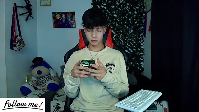 Snapshot of twink_sebas_ chatting on January 29, 2025, 4:36 am twink sebas  online show from January 29, 2025, 4:36 am