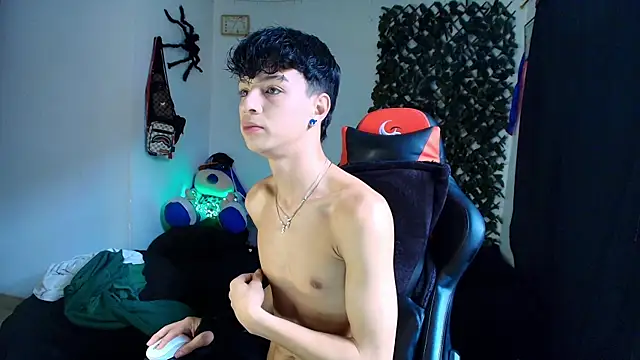 Snapshot of twink_sebas_ chatting on February 9, 2025, 3:34 pm twink sebas  online show from February 9, 2025, 3:34 pm