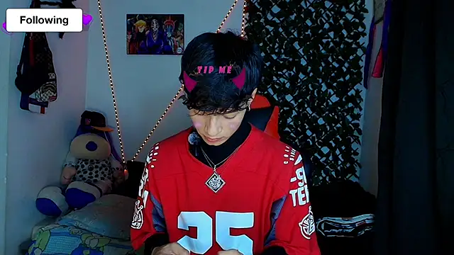 Snapshot of twink_sebas_ chatting on February 26, 2025, 4:25 am twink sebas  online show from February 26, 2025, 4:25 am