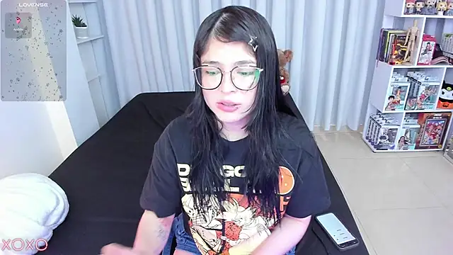 misshoneyxxx online show from February 3, 2026, 8:03 pm