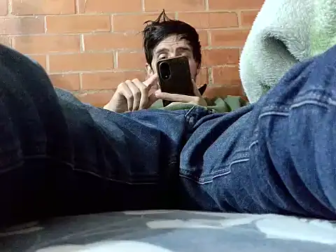 johan70sexy online show from June 4, 2026, 4:18 am
