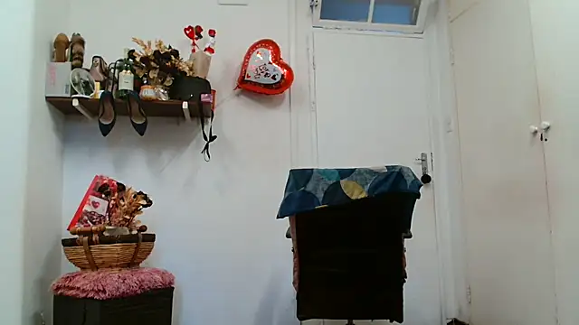 Snapshot of xTALLSEXYBUMx chatting on April 5, 2026, 4:53 am xTALLSEXYBUMx online show from April 5, 2026, 4:53 am