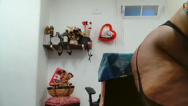 Snapshot of xTALLSEXYBUMx chatting on April 6, 2026, 5:08 am xTALLSEXYBUMx online show from April 6, 2026, 5:08 am