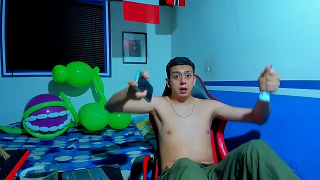 maxowens oficial online show from June 14, 2026, 10:12 pm
