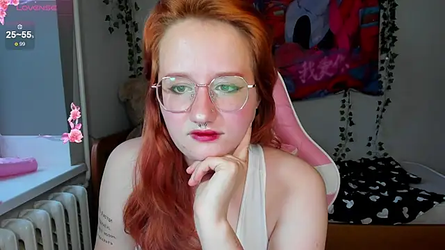 KrisTyBooBsin online show from October 21, 2025, 2:07 pm