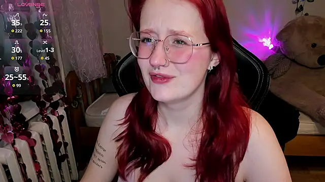 KrisTyBooBsin online show from February 19, 2026, 4:14 pm