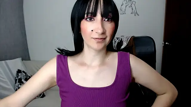 Snapshot of Laura-pervert chatting on July 12, 2026, 12:01 am Laura-pervert online show from July 12, 2026, 12:01 am