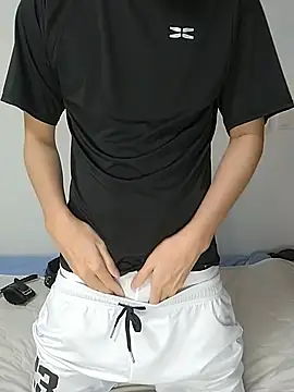 Snapshot of itsme_LEON chatting on March 5, 2025, 1:06 pm itsme LEON online show from March 5, 2025, 1:06 pm