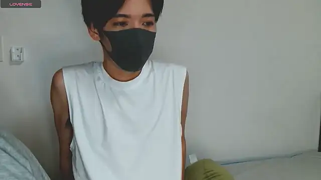 Snapshot of itsme_LEON chatting on September 13, 2025, 1:22 pm itsme LEON online show from September 13, 2025, 1:22 pm